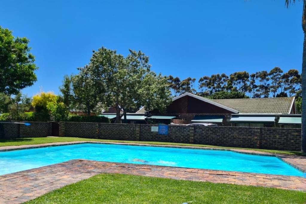 Keurboomsriver, Sanmarino Complex Unit 92 *